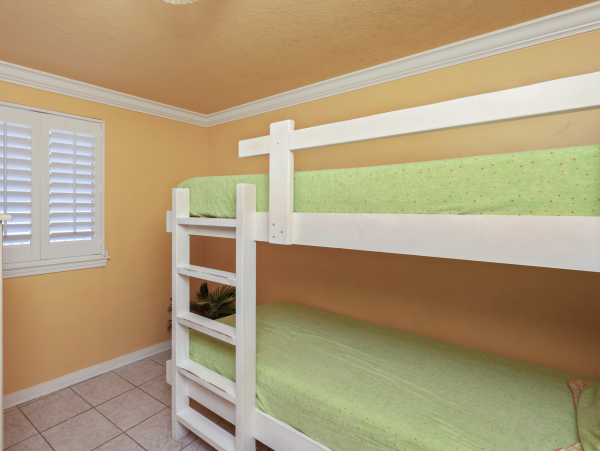 Fort Walton Beach Vacation Rental – Gulf Front Condo with Balcony Views & Modern Comforts